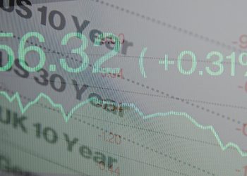 Strong start for the buck as US bond yield rally resumes