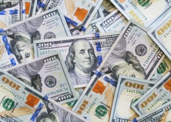 US dollar collapses through support