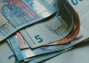 EURUSD Technical Analysis – Sentiment warning