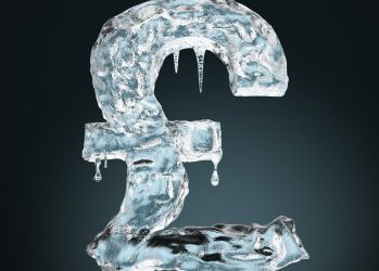 Pound compresses under key pivotal level