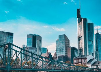 The euro bounces as ECB signal loose monetary policy for longer