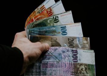 Swiss franc down as SNB keeps policy unchanged