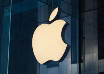 Apple, Amazon down in pre-market trade post earnings