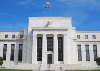 In a day full of central bank decisions, the EURUSD could break higher