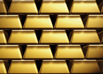 Gold hovers around $1900 oz, headlines are dominated by Russia