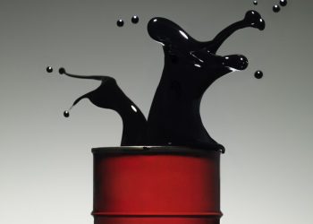 Oil flip-flops amid inventory data and new Russian aggressions