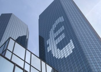 Risk-off start to the week as Europe closes lower on Ukrainian news