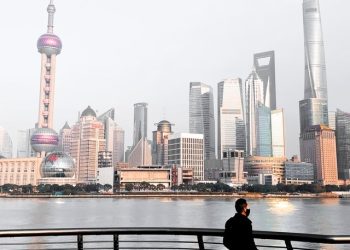 Chinese lockdown pins down risk-on sentiment