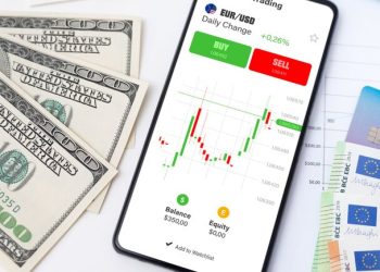 EURUSD collapses as dollar surges on Fed comments