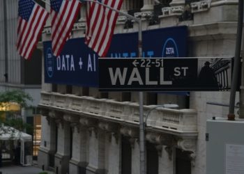 Morning Brief – Monday begins how Friday ended