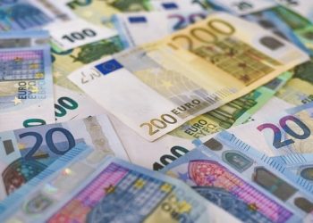 Midday Brief – Euro Plunges To Fresh Lows