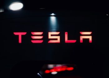 Tesla Technical Analysis – Bulls face major headwinds below the 210 level