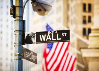 Midday brief – US data in focus