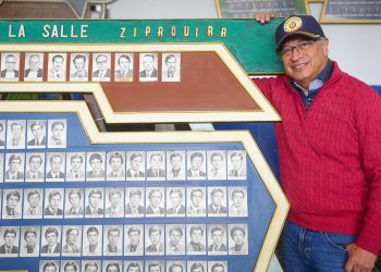 ​​El presidente Gustavo Petro se mostró muy emocionado de regresar al Colegio San Juan Bautista de La Salle, de Zipaquirá, donde se graduó de bachiller en 1976.​​