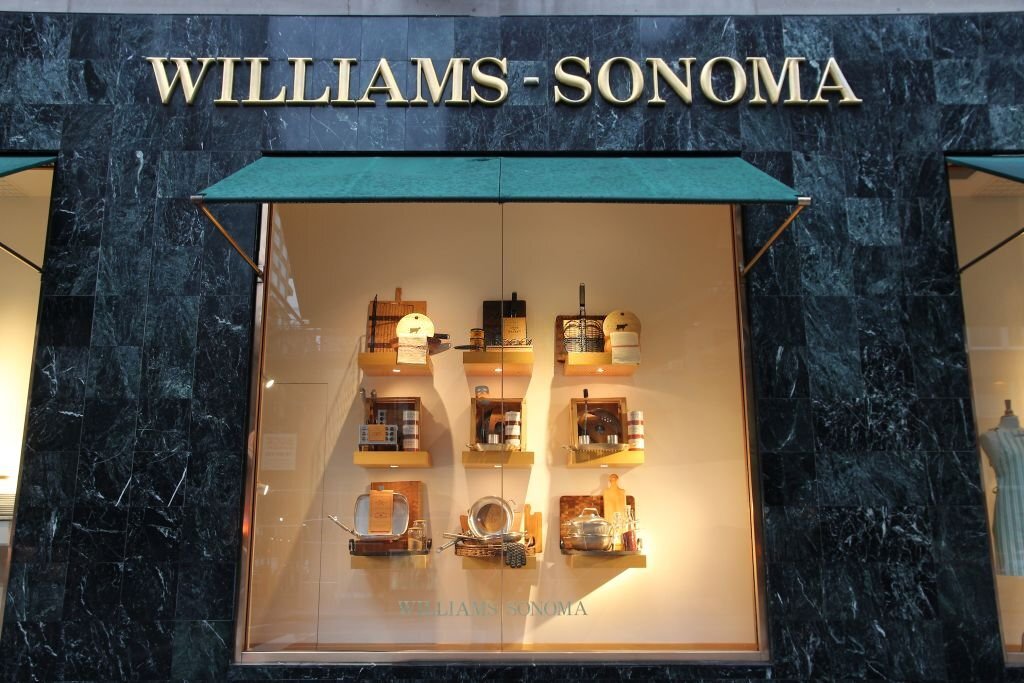 New York: Williams-Sonoma Manhattan, New York. Williams-Sonoma is an American home furnishings and kitchenware store chain with 600 retail stores.